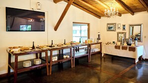 Breakfast, lunch and dinner served  - Ensenada Hotel y Campo Hotel Asociado Casa Andina (Baños del Inca)