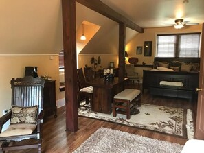 Lobby - The Colonel's Inn (Prescott)