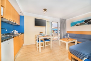 Apartamento, 1 habitación, balcón | 1 dormitorio, escritorio, cunas gratuitas y wifi gratis