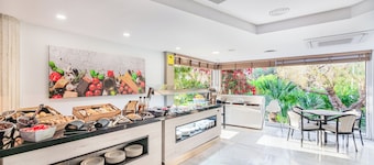 Aparthotel Flora