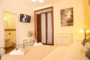 Camera familiare | Biancheria da letto di alta qualità, una scrivania