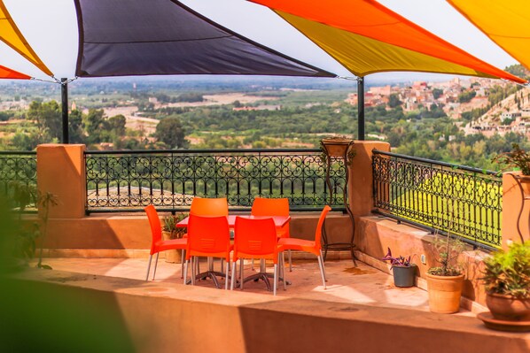 Breakfast, lunch, dinner served; Moroccan cuisine 