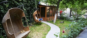 City Hotel By Picnic