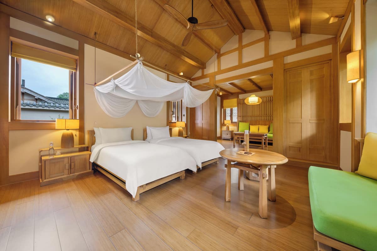 Rom, 1 soverom (Six Senses Suite) | Minibar, safe på rommet, blendingsgardiner og lydisolert