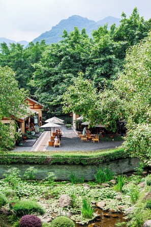 4 restaurants; lunch and dinner served  - Six Senses Qing Cheng Mountain (Chengdu)