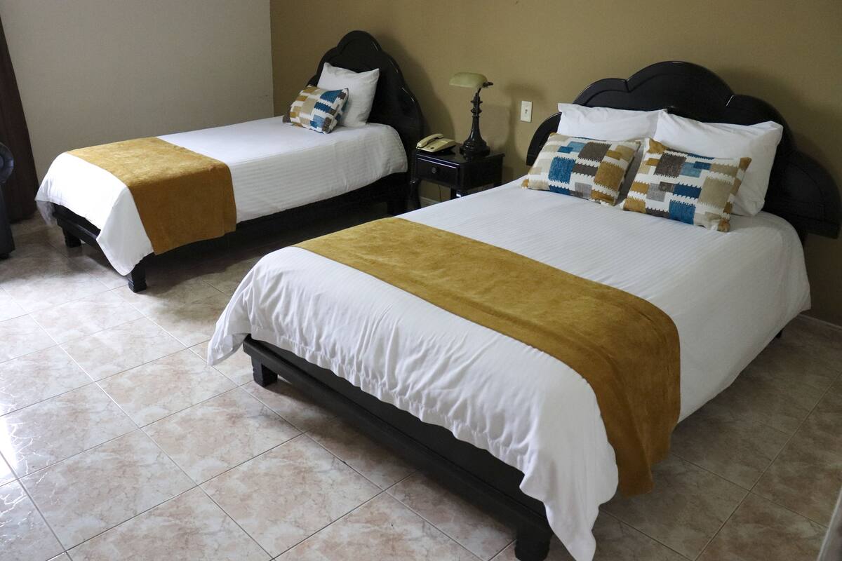 Triple Room | In-room safe, desk, blackout curtains, free WiFi