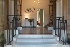 Interior entrance - Lucca In Villa Lucrezia (Lucca)