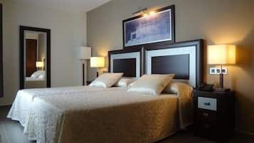 Superior Double Room | Desk, laptop workspace, blackout curtains, cots/infant beds