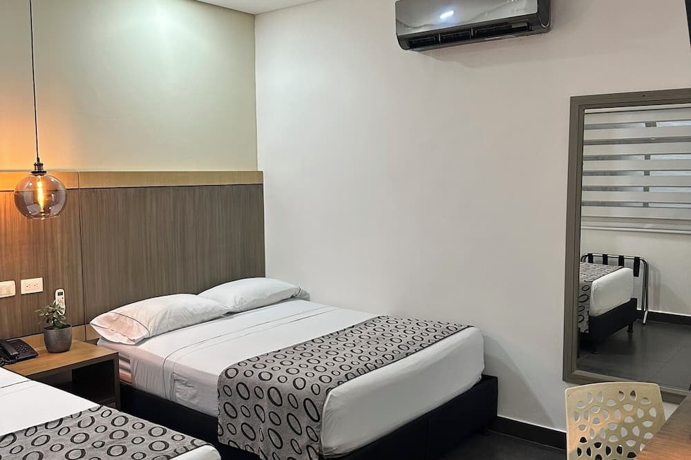 Hotel Merlott Lleras