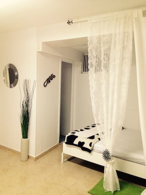 Egyptian cotton sheets, in-room safe, blackout drapes