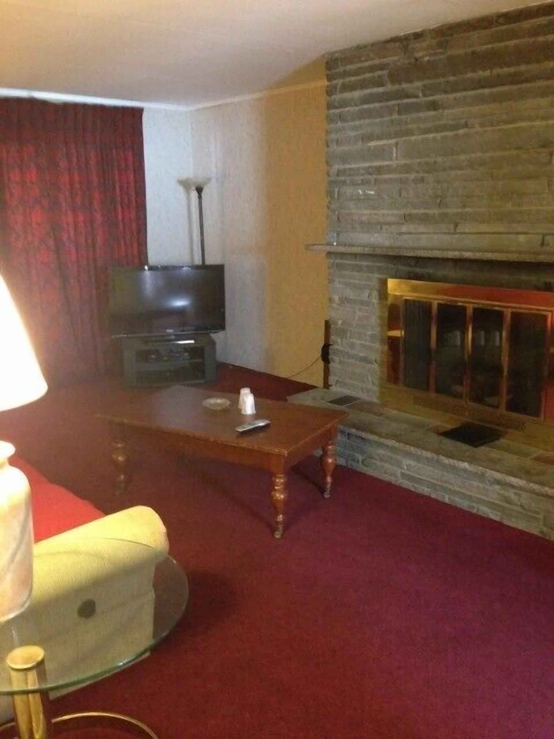 Apartment, 2 Double Beds (Ground Floor) | Living area | Flat-screen TV