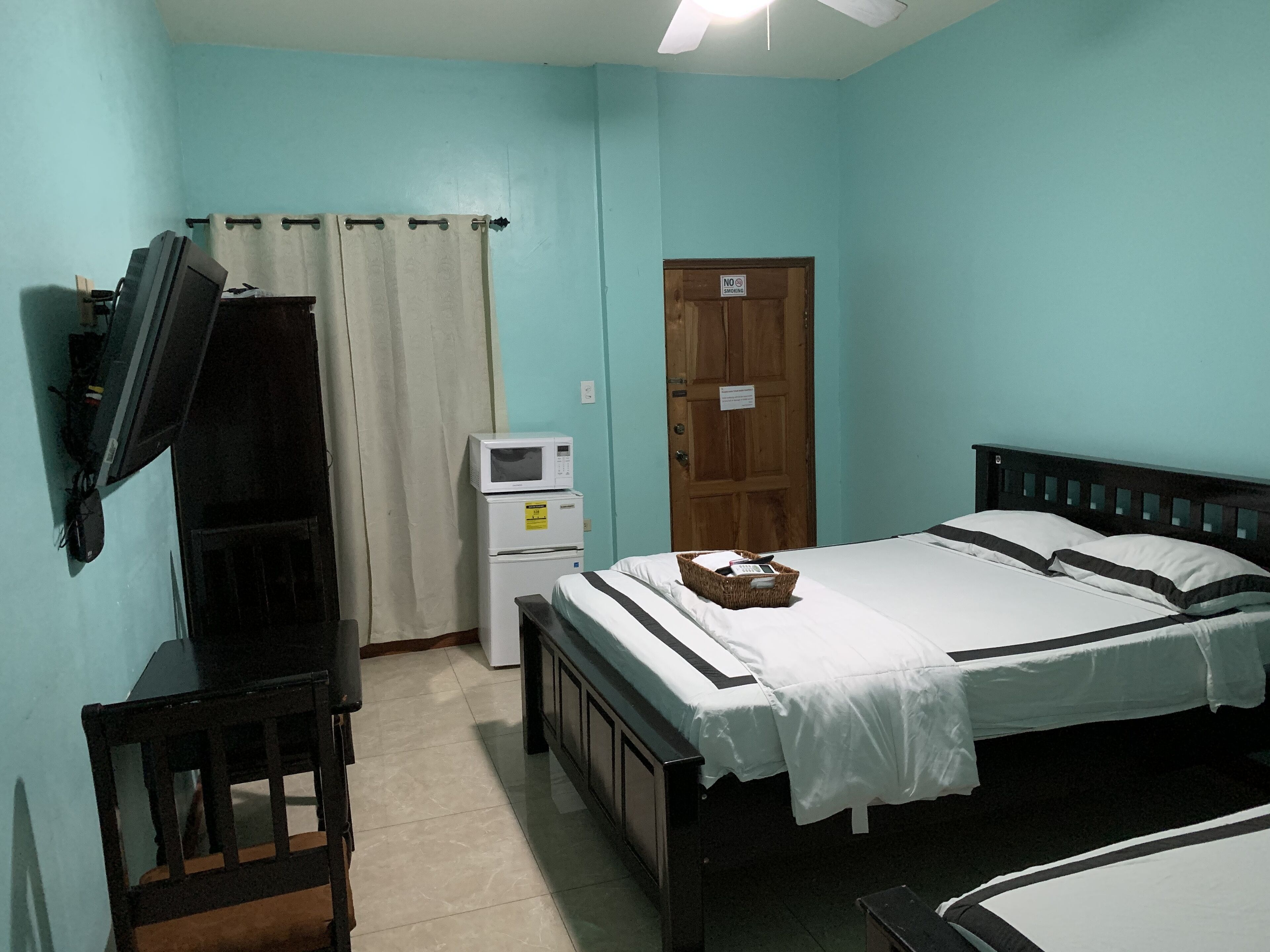 Standard Double Room, 1 Queen Bed | Premium bedding, desk, iron/ironing board, free WiFi