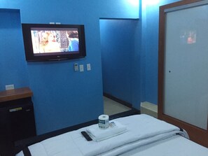 Phòng đôi Tiêu chuẩn, 1 giường cỡ queen | Bộ đồ giường cao cấp, bàn, bàn ủi/dụng cụ ủi quần áo 