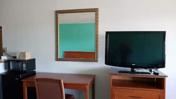 Deluxe Room, 1 King Bed, Non Smoking | Free WiFi, bed sheets