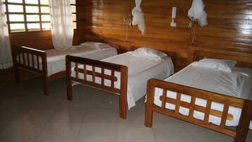 Cunas gratuitas, camas extra, wifi gratis y ropa de cama