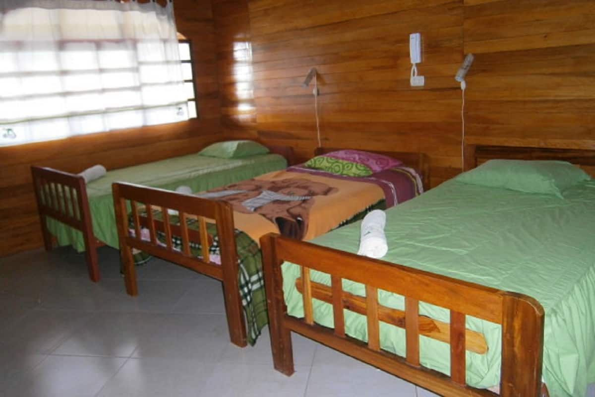 Free cots/infant beds, rollaway beds, free WiFi, bed sheets