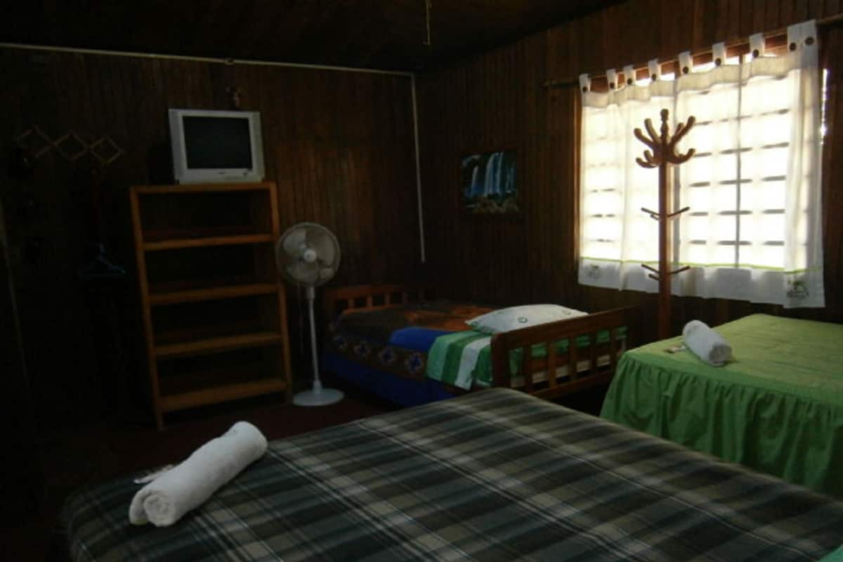 Zweibettzimmer, Gartenblick | Kostenlose Babybetten, Zustellbetten, kostenloses WLAN, Bettwäsche