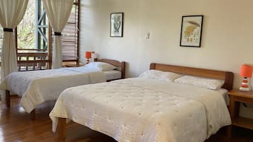 Standardværelse med dobbeltseng eller 2 enkeltsenge - udsigt til have | Skrivebord, gratis Wi-Fi, sengetøj