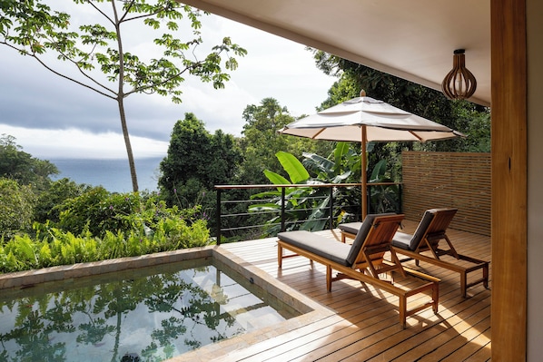 Deluxe Double Villa La Vainilla w/ Plunge Pool | Premium bedding, pillowtop beds, in-room safe, desk - El Remanso Rainforest Lodge (Puerto Jiménez)