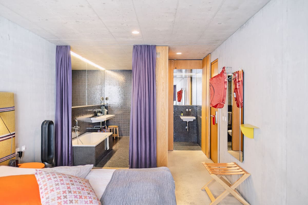Design Signature Junior Suite | In-room safe, individually decorated, individually furnished, desk