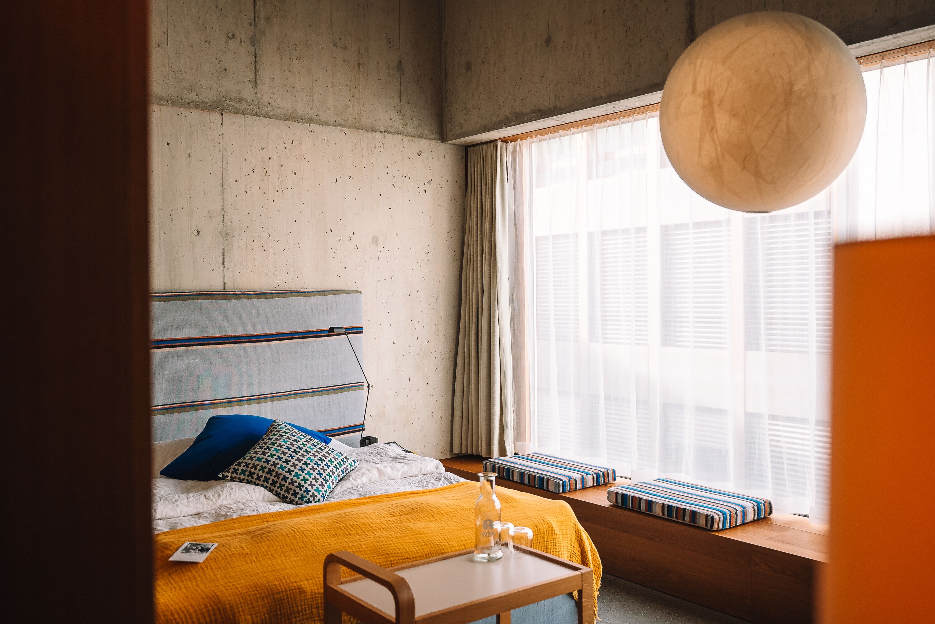 Caja de seguridad en la habitación y decoración personalizada 