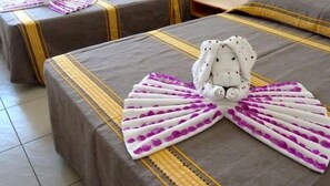 公寓式客房 (Condominium) | 客房内保险箱、办公桌、免费 WiFi