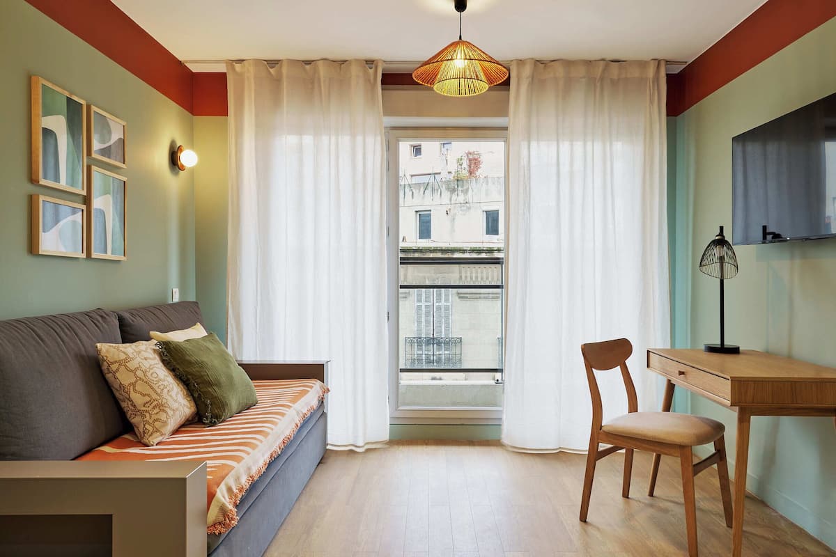 Deluxe-Apartment | 1 Schlafzimmer, hochwertige Bettwaren, laptopgeeigneter Arbeitsplatz