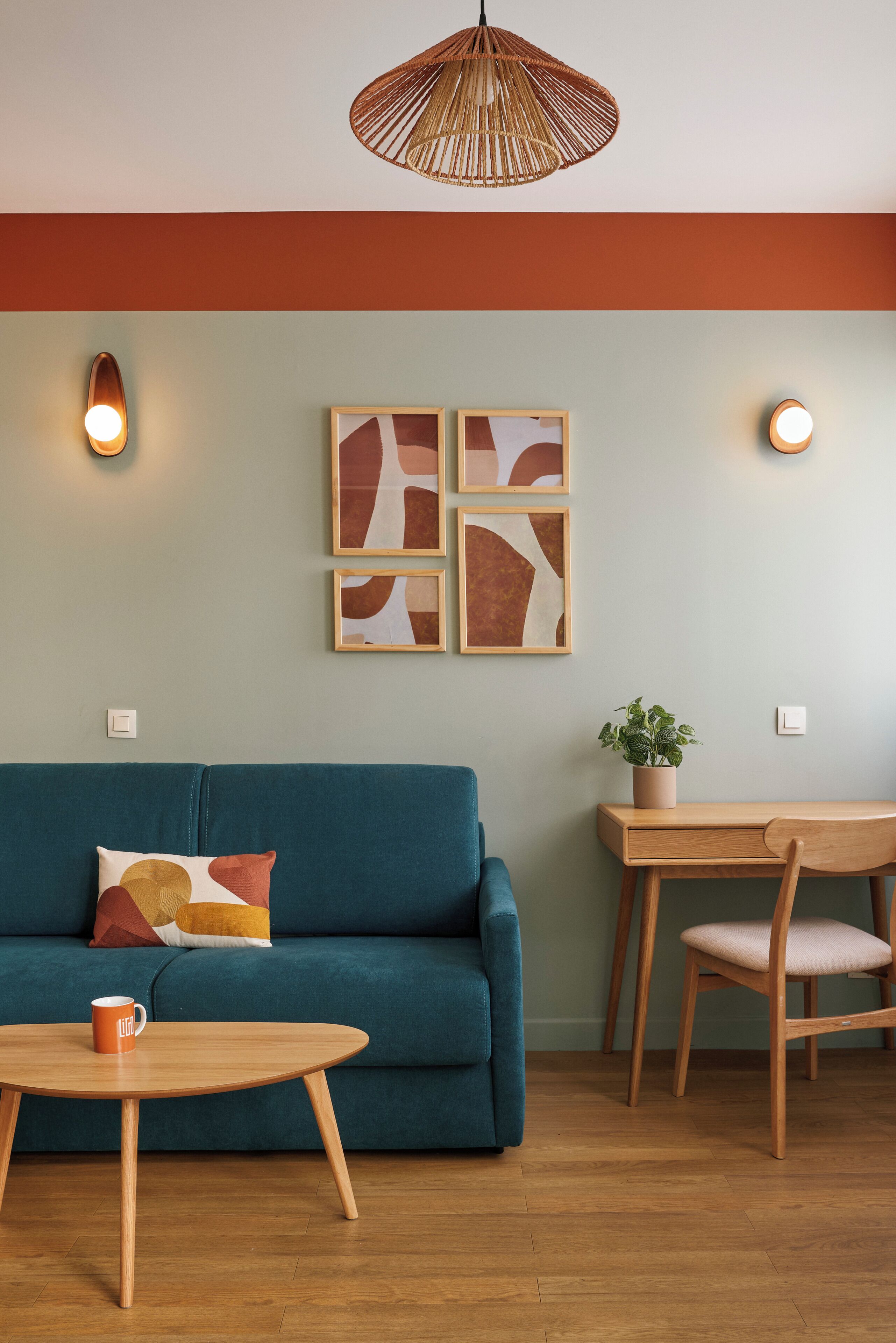 Télévision LED de 43 pouces avec chaînes par câble, espaces bureaux