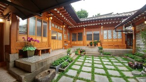 View from property - Sophia Guesthouse (Seoul)