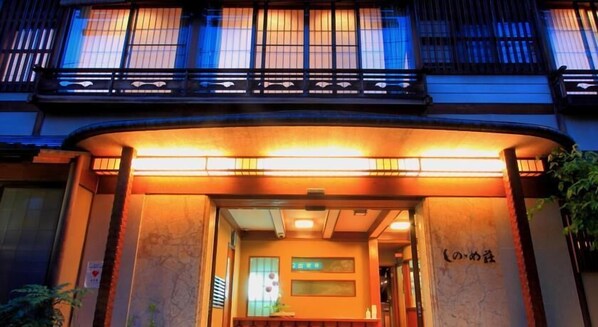 المنشأة من الخارج