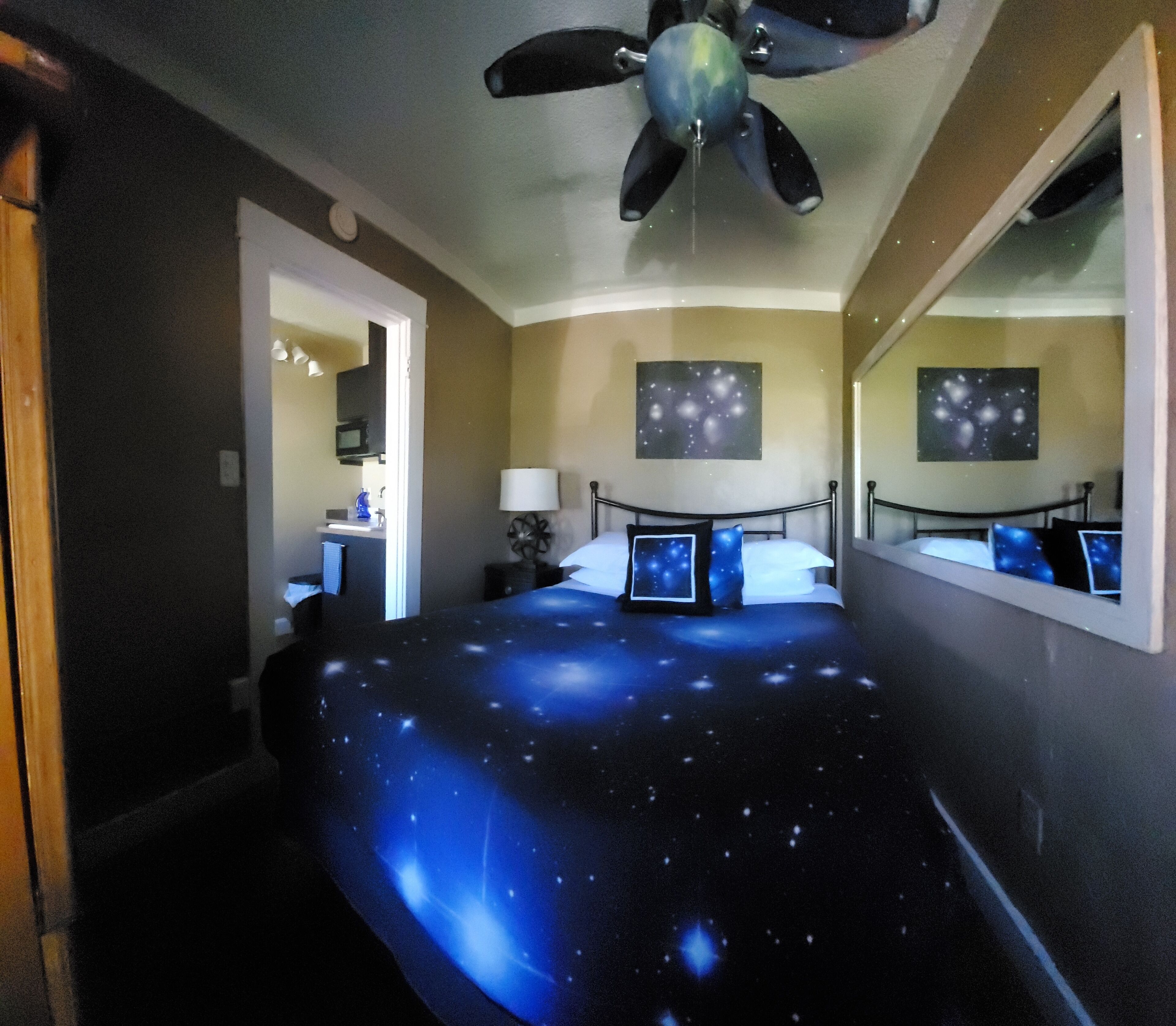 Classic Apartment, 1 Queen Bed, Balcony | Egyptian cotton sheets, premium bedding, memory foam beds