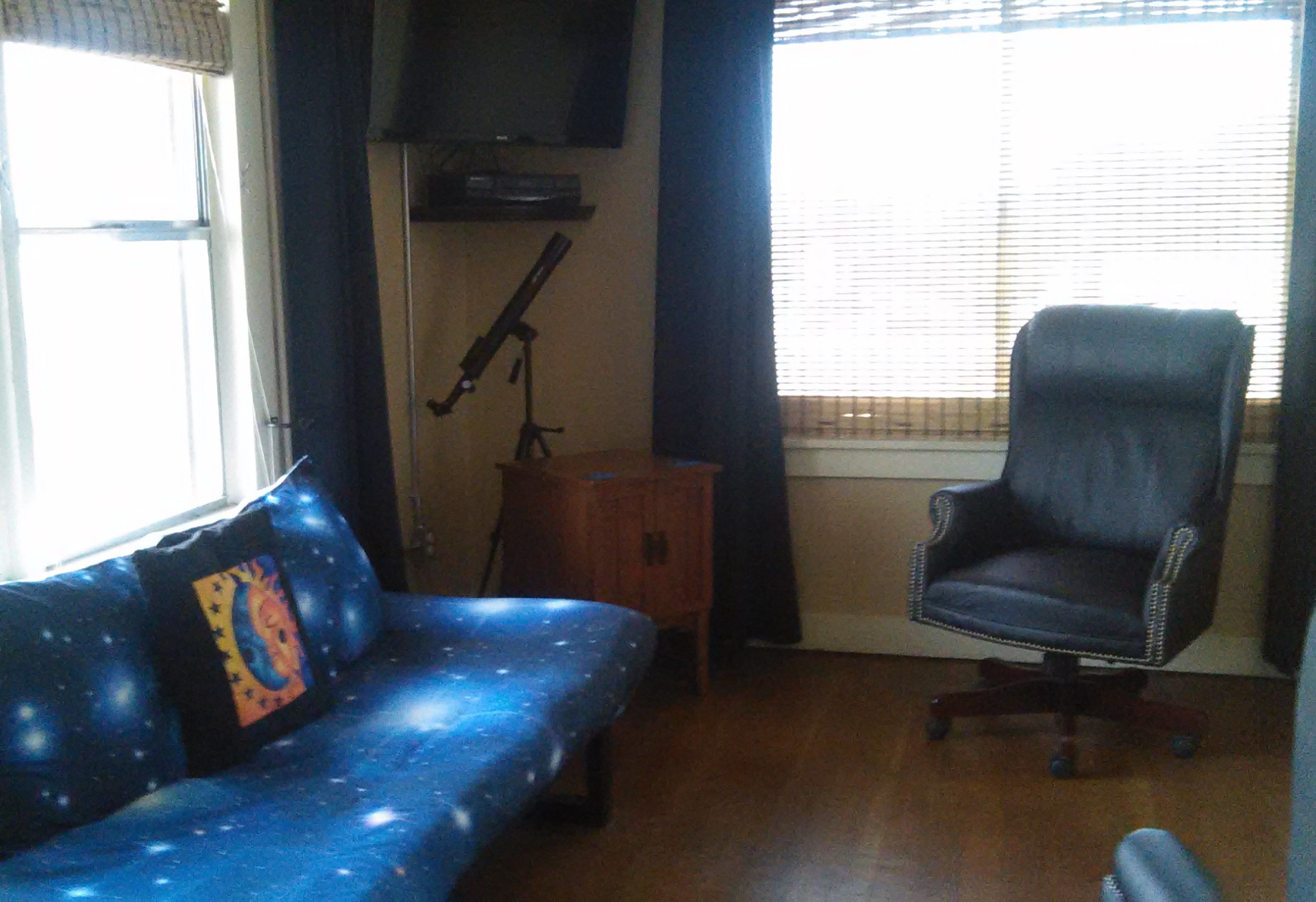 classic apartment, 1 bedroom, balcony, corner | living area | flat-screen tv