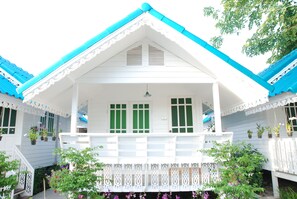 Classic Villa, 1 Double Bed, Non Smoking, Garden View | Terrace/patio - Baan Luang Harn (Ayutthaya)