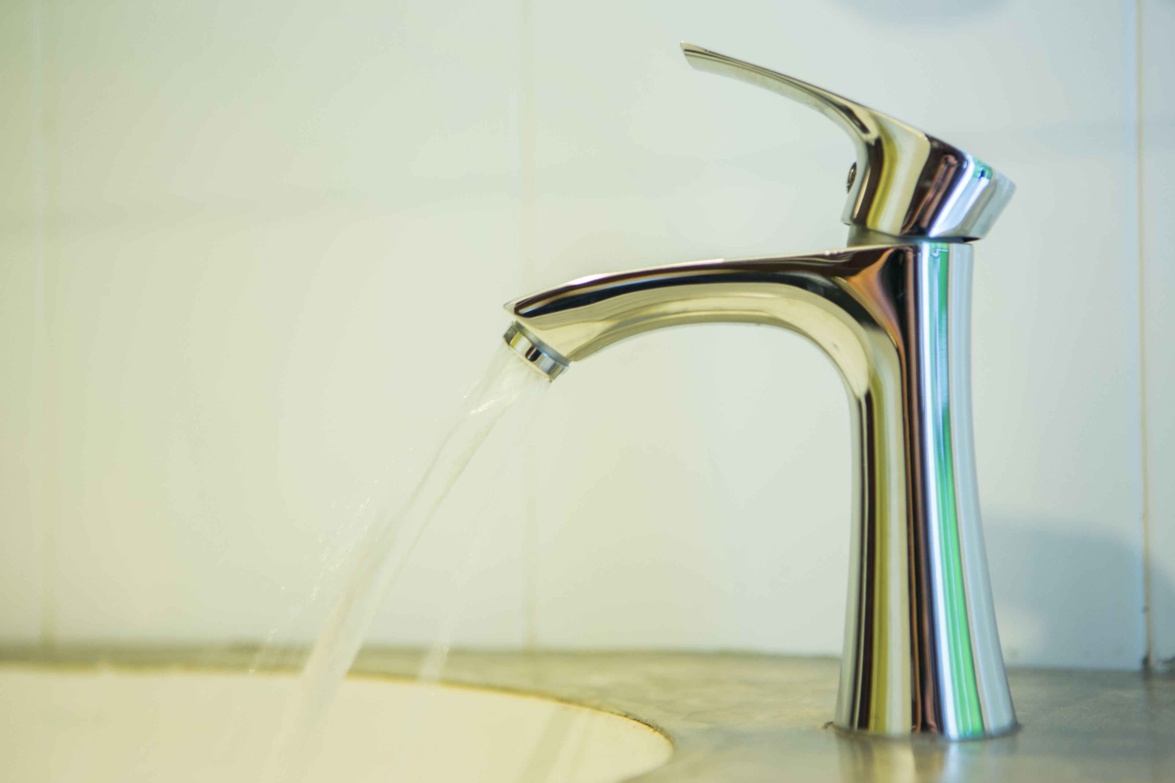 deluxe room | bathroom sink