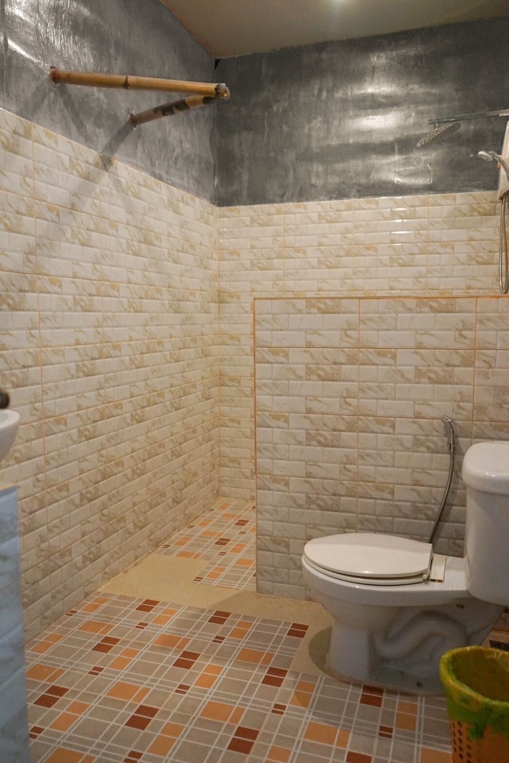 standard room | bathroom | shower, free toiletries, hair dryer, bidet