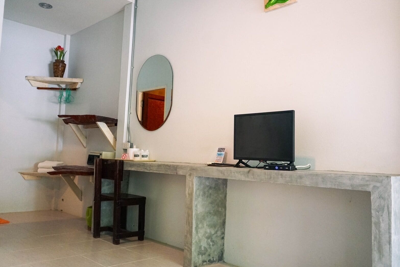 standard room | in-room safe, desk, soundproofing, rollaway beds