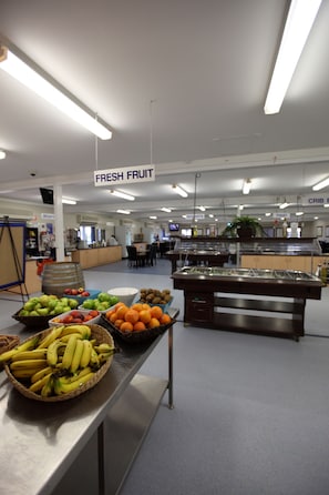 Frokostbuffé hver dag (mot et tillegg)