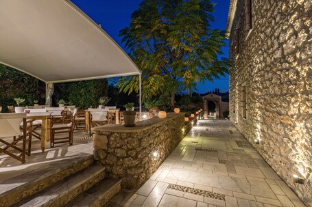 Mare Monte Luxury Suites - view 3