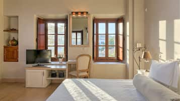 Luxury-Suite, 1 Schlafzimmer, allergikerfreundlich, Bergblick | Hochwertige Bettwaren, Daunenbettdecken, Pillowtop-Betten, Minibar