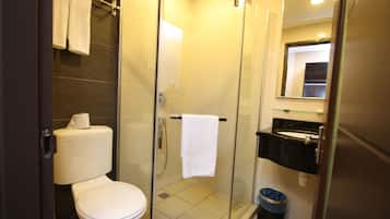Shower, bidet, towels