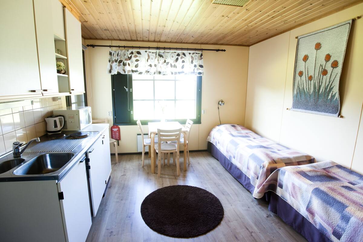 Standard Room, Garden View | Private kitchenette