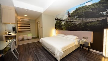 Deluxe-Zimmer, 1 King-Bett | Zimmersafe, Schreibtisch, Bügeleisen/Bügelbrett, kostenloses WLAN