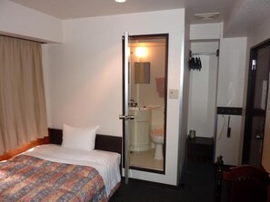 客房內保險箱、熨斗/熨衣板、折疊床/加床、免費無線上網