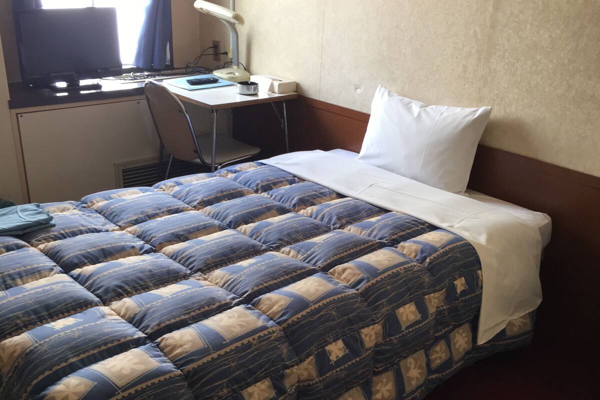 客房內保險箱、熨斗/熨衣板、折疊床/加床、免費無線上網