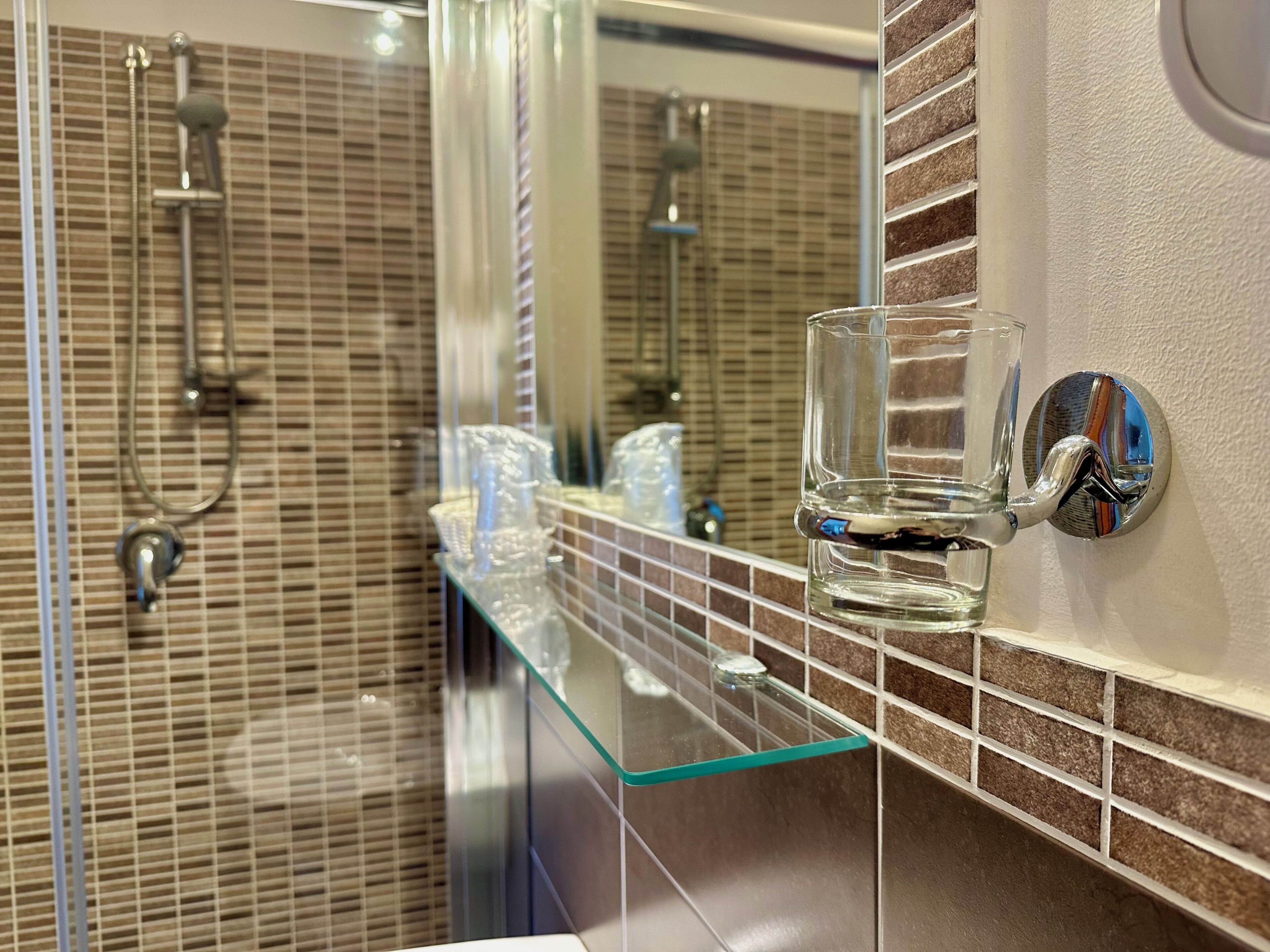Camera Familiare con Bagno Privato | Bathroom