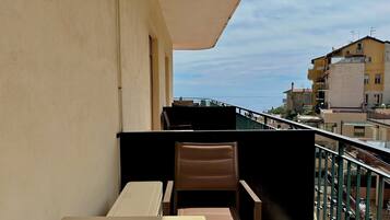 Camera Familiare con Bagno Privato | Water view