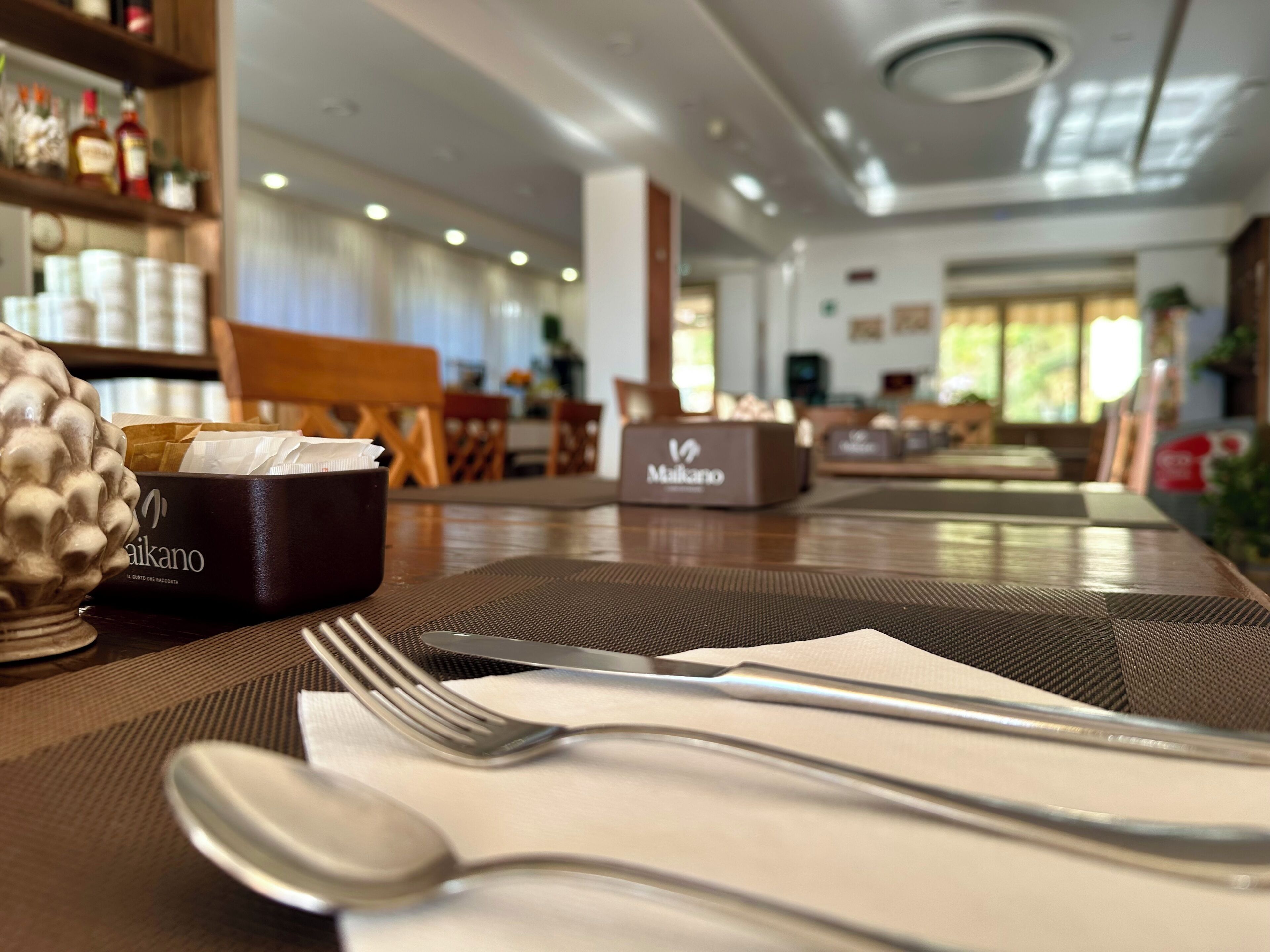 Daily continental breakfast (EUR 8 per person)