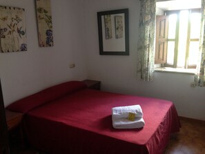 Free cots/infant beds, rollaway beds, free WiFi