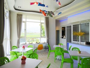 Free breakfast  - Footprint B&B (Dongshan)