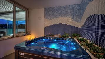 Indoor spa tub
